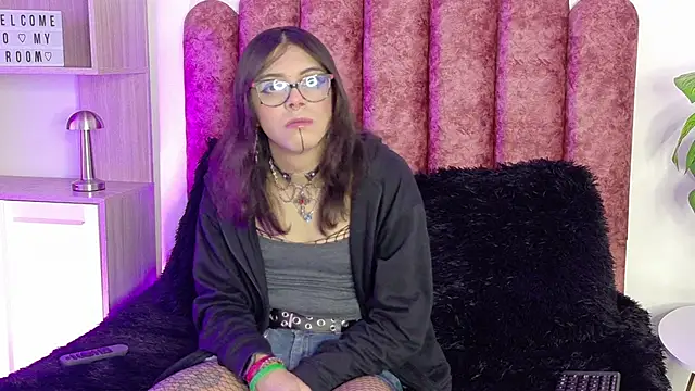 Lullaby Charade online show from 20, 11, 2025