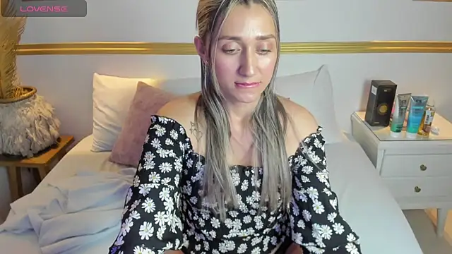 karlyy  online show from 27, 10, 2025