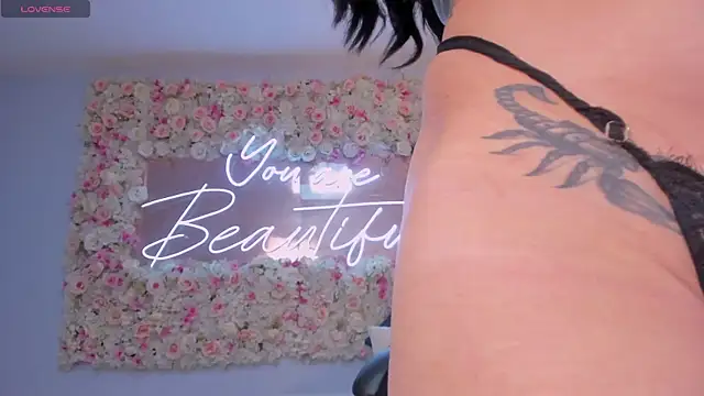 MeganCross1 online show from 15, 11, 2025