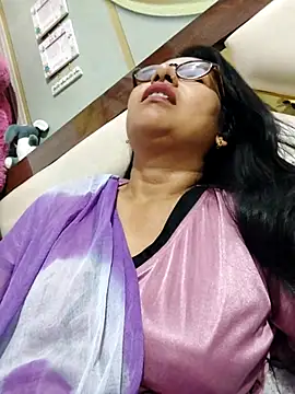 Vanshika1432 online show from 17, 10, 2025