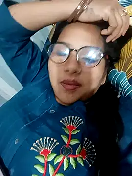 Vanshika1432 online show from 24, 10, 2025