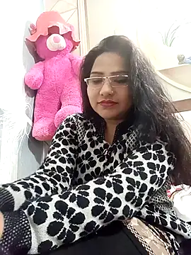 Vanshika1432 online show from 13, 1, 2026