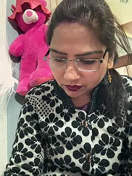 Vanshika1432 online show from 16, 1, 2026