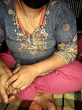 Snapshot of Priyanka-Khan chatting on 13, 6, 2026 Priyanka-Khan online show from 13, 6, 2026