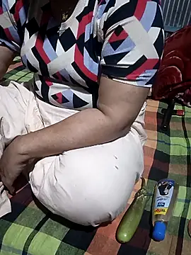 Snapshot of Priyanka-Khan chatting on 14, 6, 2026 Priyanka-Khan online show from 14, 6, 2026