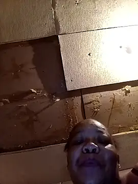 boobsqueenxo online show from 8, 1, 2026