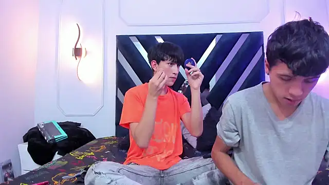 hoot booys  online show from 17, 11, 2025