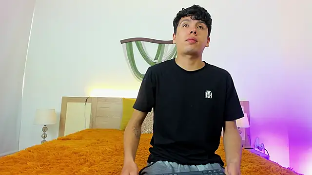 hoot booys  online show from 4, 4, 2026