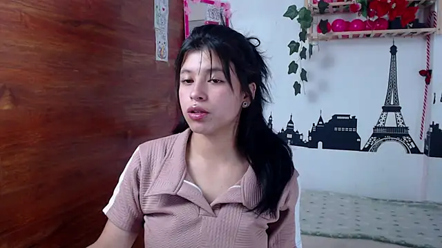 petite coral online show from 22, 4, 2026