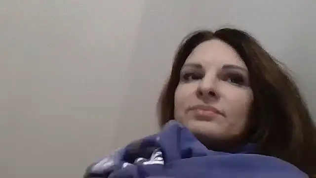 kinkysarahx online show from 15, 1, 2026