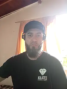 Snapshot of barbas880914 chatting on 11, 11, 2025 barbas880914 online show from 11, 11, 2025