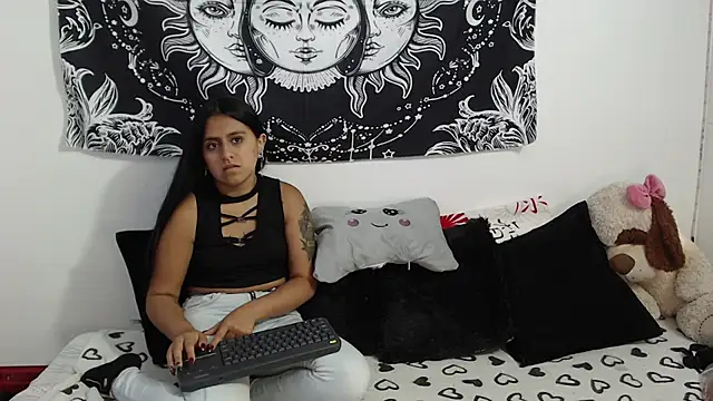 Snapshot of emily_n_abby chatting on 3, 11, 2025 emily n abby online show from 3, 11, 2025