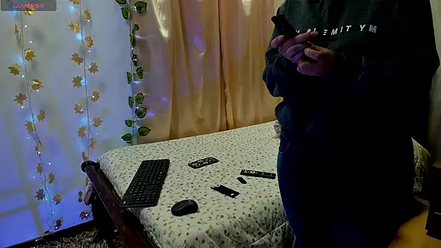 Milie yue online show from 10, 11, 2025