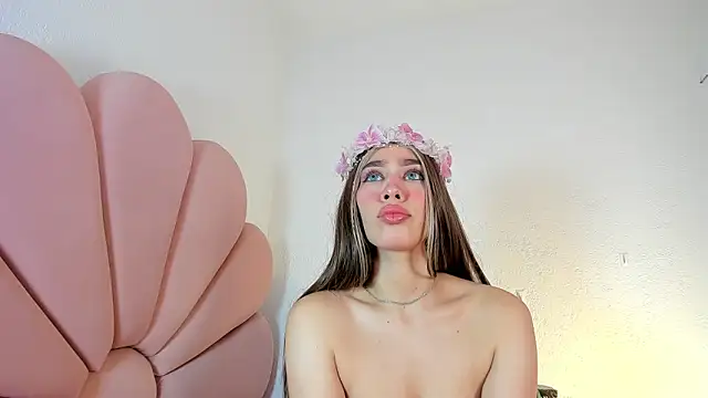 madeliin clerk online show from 4, 3, 2026