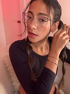 Snapshot of elegant__rouse chatting on 24, 6, 2026 elegant rouse online show from 24, 6, 2026