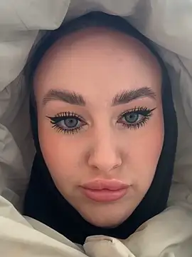 KiraSunshine online show from 7, 11, 2025