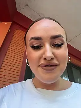 KiraSunshine online show from 15, 2, 2026