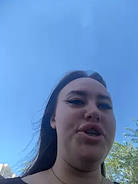 KiraSunshine online show from 4, 6, 2026