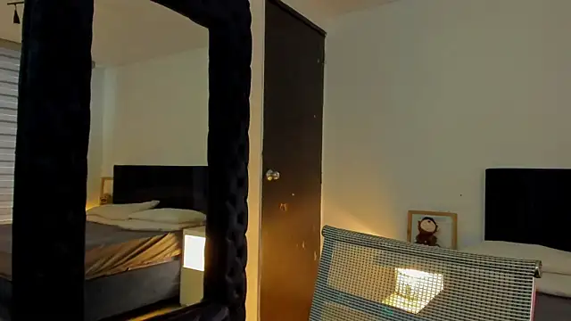 melanie roux   online show from 15, 4, 2026