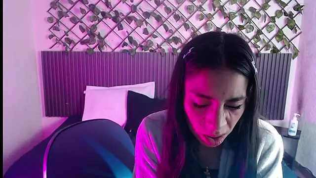 Snapshot of Lunaa_07 chatting on 9, 4, 2026 Lunaa 07 online show from 9, 4, 2026