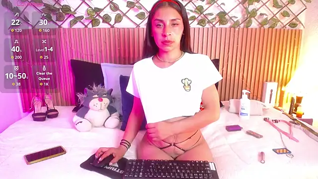 Snapshot of Lunaa_07 chatting on 27, 5, 2026 Lunaa 07 online show from 27, 5, 2026