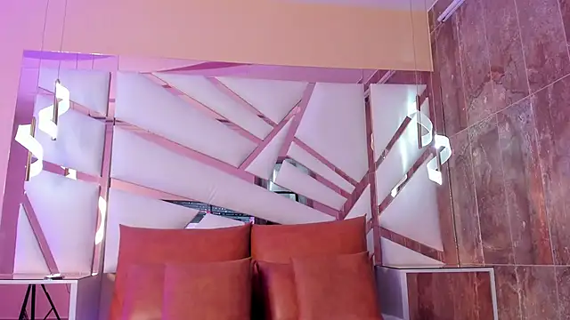 Catalina-Thompson online show from 8, 4, 2026