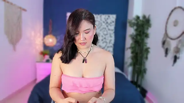 Snapshot of CoralQuinn chatting on 17, 11, 2025 CoralQuinn online show from 17, 11, 2025