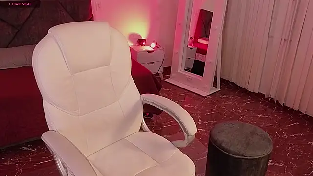 littlee red online show from 1, 4, 2026