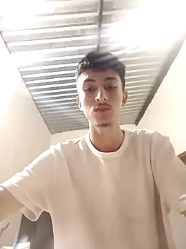 Iam Delirio online show from 5, 12, 2025