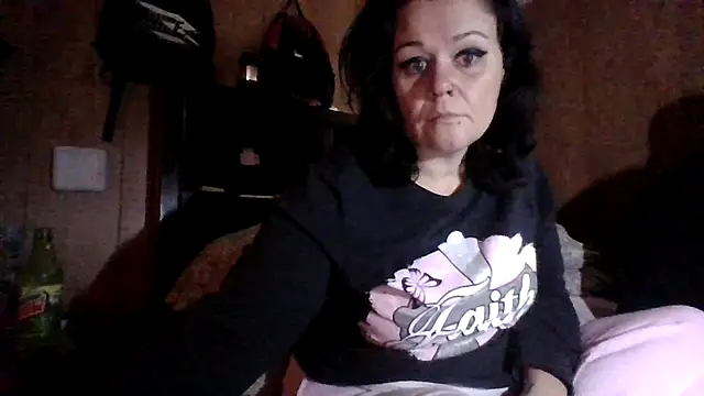 ravenlove1986 online show from 29, 10, 2025