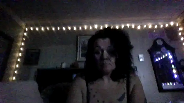 ravenlove1986 online show from 15, 12, 2025