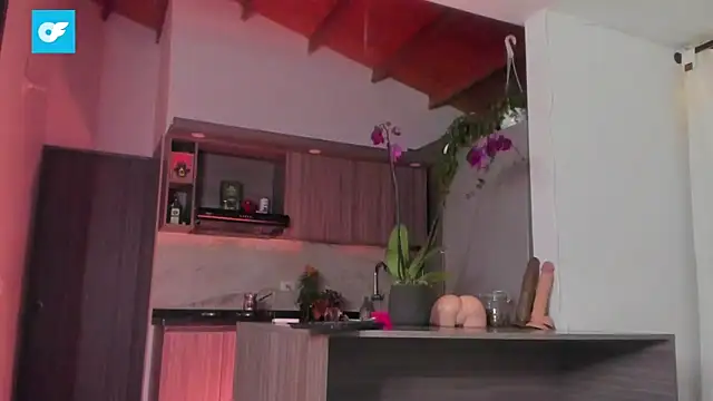 valeriahornier online show from 5, 12, 2025