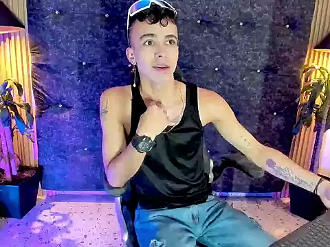 Snapshot of the_fenix_boy chatting on 18, 10, 2025 the fenix boy online show from 18, 10, 2025