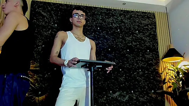 Snapshot of the_fenix_boy chatting on 29, 10, 2025 the fenix boy online show from 29, 10, 2025