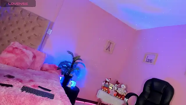 Snapshot of the_fenix_boy chatting on 3, 12, 2025 the fenix boy online show from 3, 12, 2025