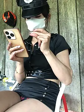 Kylie beem online show from 25, 3, 2026