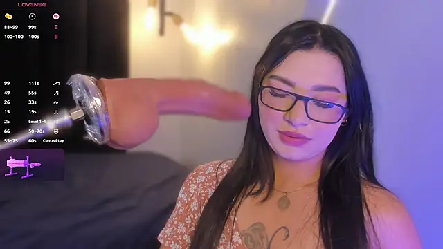 Juli Casanova online show from 5, 12, 2025