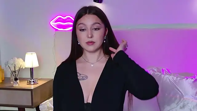 Snapshot of _Tessa_May_ chatting on 31, 10, 2025 Tessa May online show from 31, 10, 2025