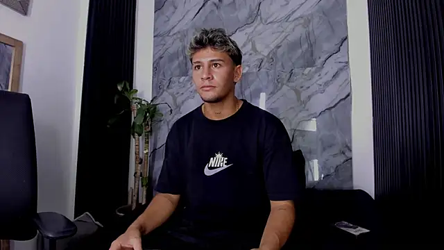 Snapshot of Alan-Smith1 chatting on 13, 11, 2025 Alan-Smith1 online show from 13, 11, 2025