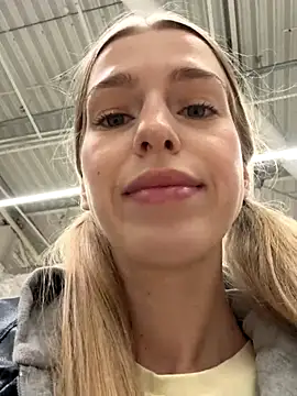 kira mia online show from 26, 11, 2025