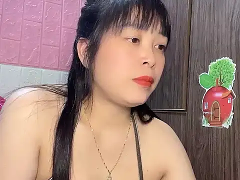 Snapshot of Butterfly_kee chatting on 7, 11, 2025 Butterfly kee online show from 7, 11, 2025