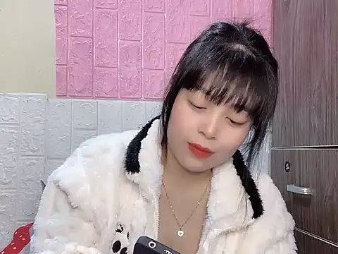 Snapshot of Butterfly_kee chatting on 29, 11, 2025 Butterfly kee online show from 29, 11, 2025