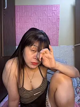 Snapshot of Butterfly_kee chatting on 2, 12, 2025 Butterfly kee online show from 2, 12, 2025