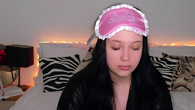 Felicia Herceg online show from 1, 11, 2025