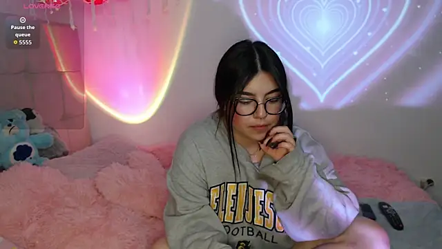 Snapshot of Ayleen_Honey chatting on 23, 10, 2025 Ayleen Honey online show from 23, 10, 2025