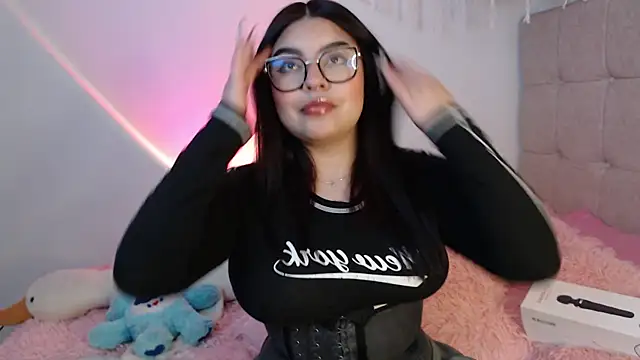 Snapshot of Ayleen_Honey chatting on 13, 11, 2025 Ayleen Honey online show from 13, 11, 2025