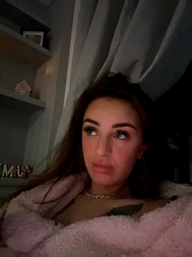 Snapshot of Spicy_Valentina chatting on 9, 11, 2025 Spicy Valentina online show from 9, 11, 2025