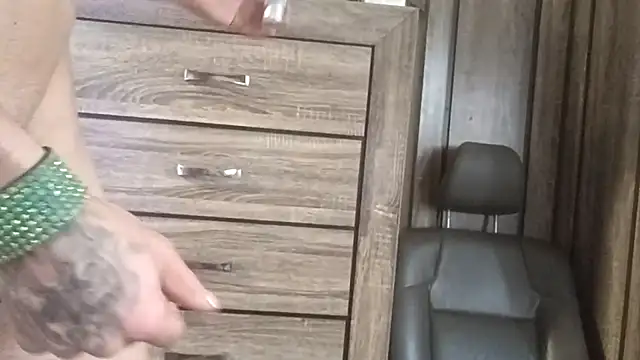 Snapshot of alphacloudGod chatting on 15, 11, 2025 alphacloudGod online show from 15, 11, 2025