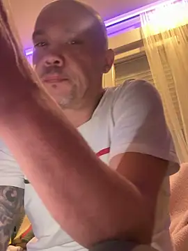 Snapshot of gitanoMad chatting on 5, 2, 2026 gitanoMad online show from 5, 2, 2026