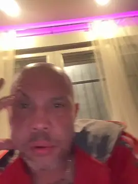 Snapshot of gitanoMad chatting on 2, 4, 2026 gitanoMad online show from 2, 4, 2026